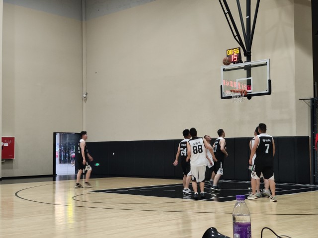 2024年5月篮球友谊赛微信图片_20240606093957.jpg