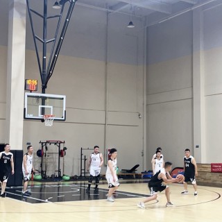 2024年5月篮球友谊赛微信图片_20240606094020.jpg
